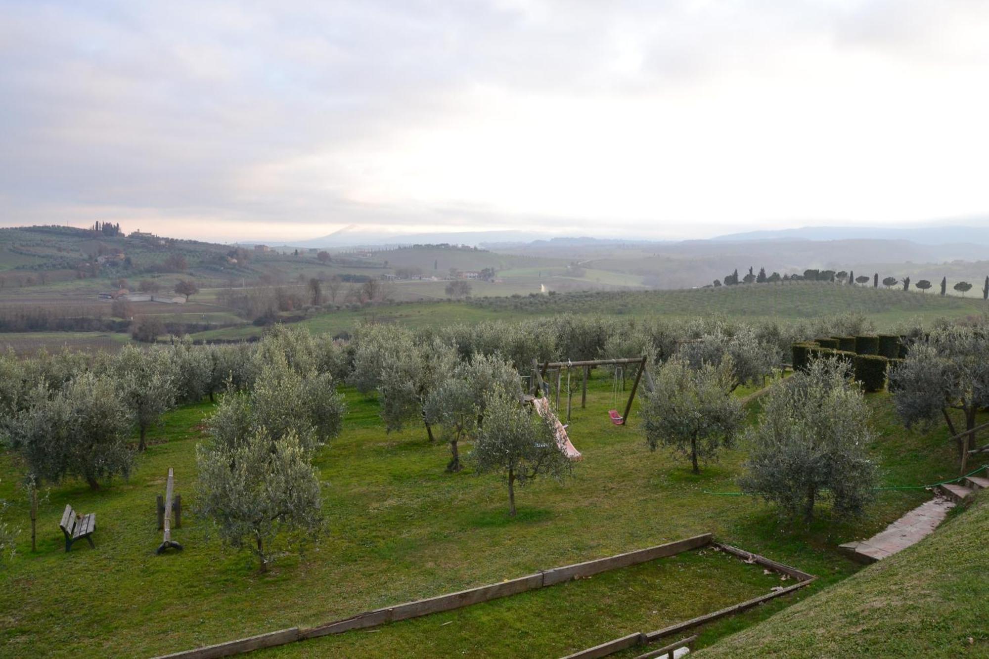 Agriturismo Sanguineto Acquaviva  Luaran gambar