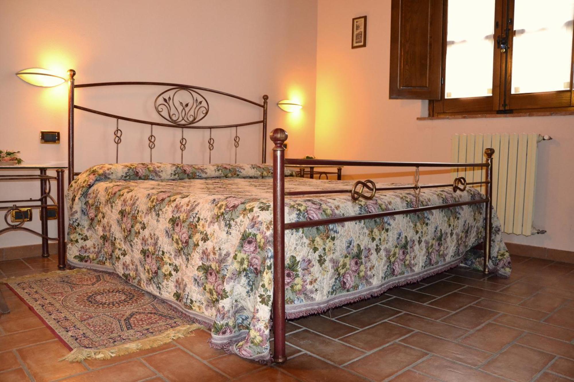 Agriturismo Sanguineto Acquaviva  Luaran gambar