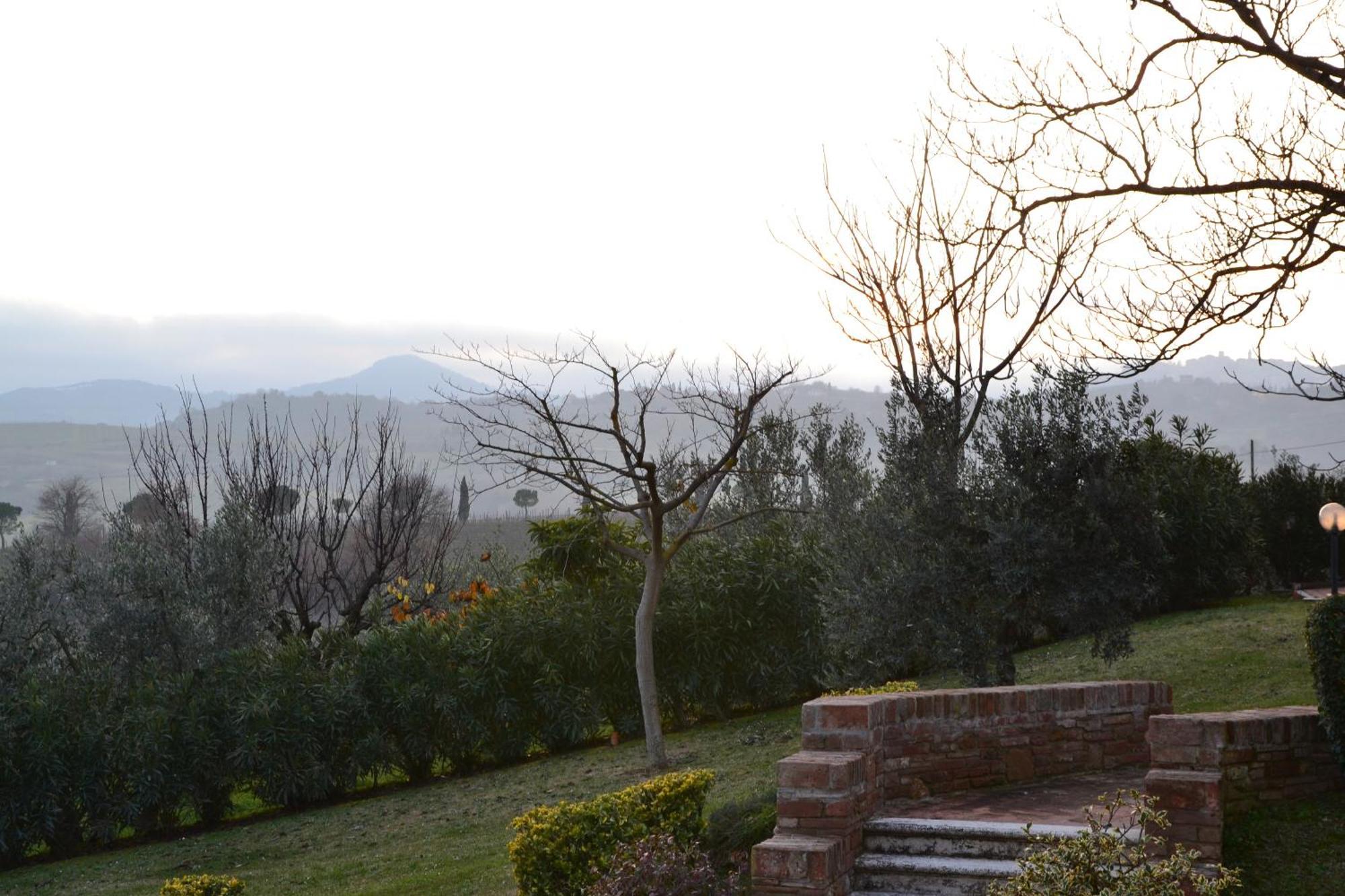 Agriturismo Sanguineto Acquaviva  Luaran gambar